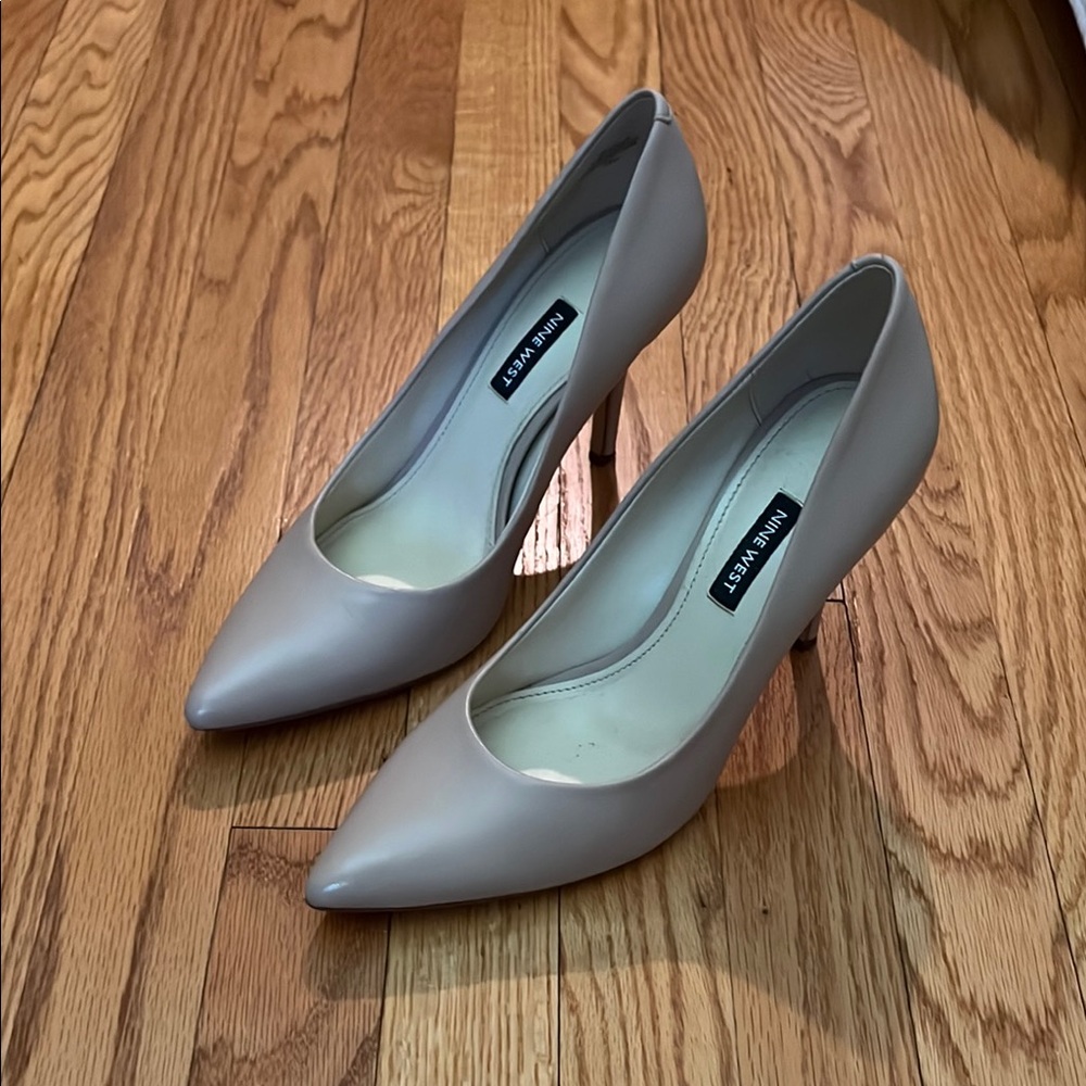 Nine West Cream Stiletto Heels Timeless Design